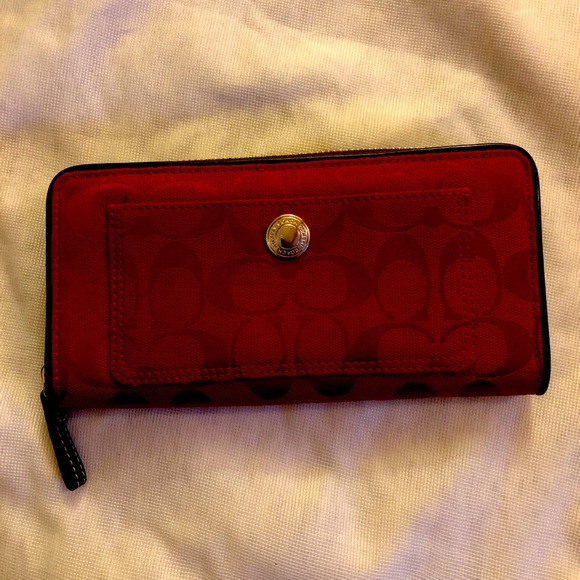 Coach Wallet - Long Zippy - Picture 1 of 2